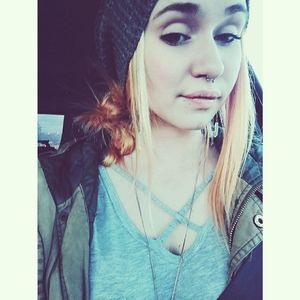 Meet your Posher, Stina